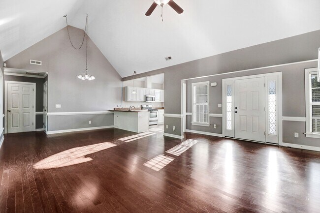Building Photo - 203 Clayside Dr