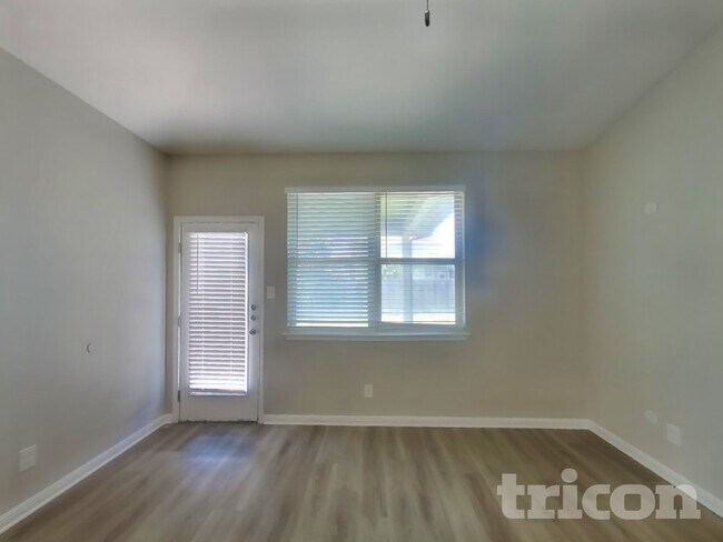 Foto del edificio - 13307 Badlands Bnd