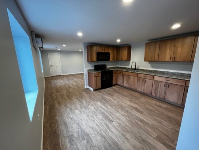 Building Photo - 1 Avalon Circle - 2 Bay