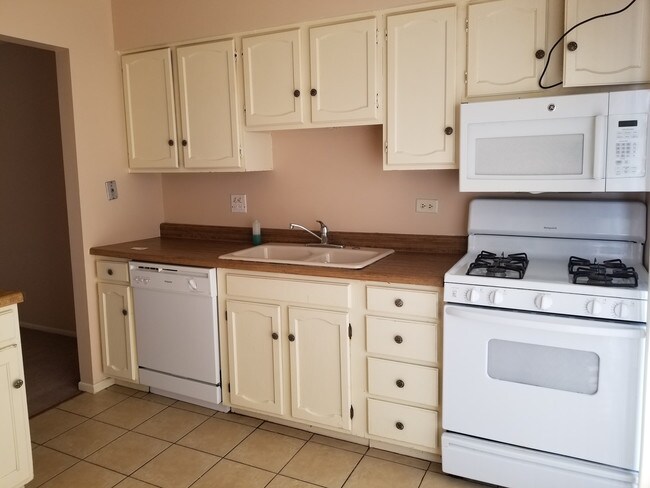 Foto del edificio - 335 Springlake Ln