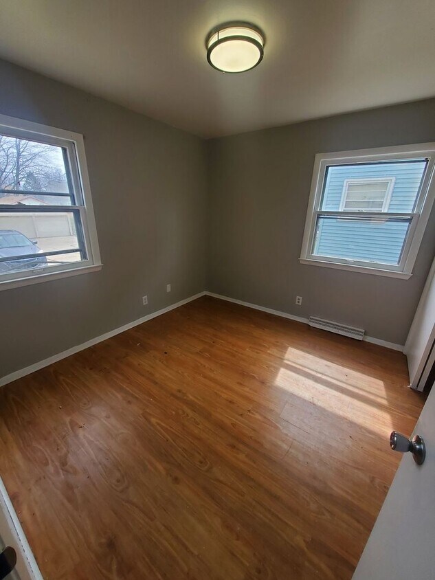 Foto del edificio - 5834-5836 N 69th St. (Duplex)