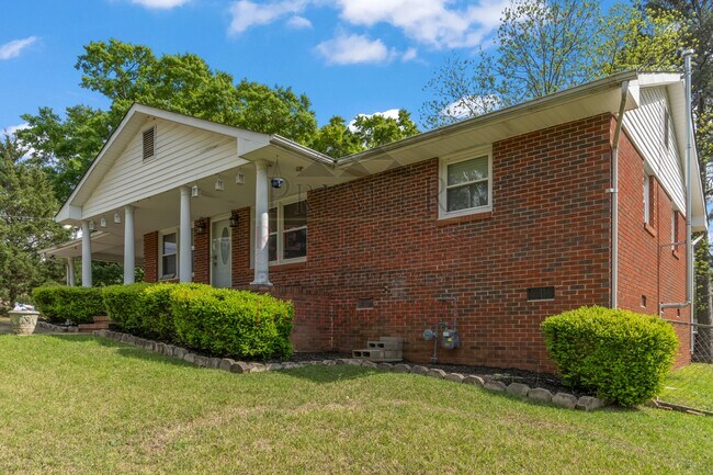 Foto del edificio - 2866 Hobbs Rd