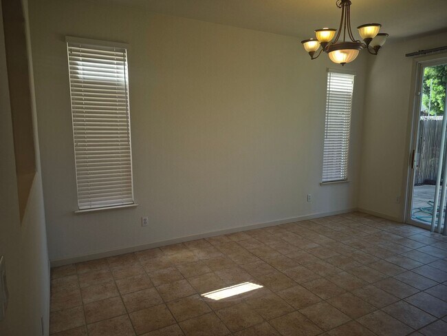 Building Photo - 2176 Catherwood Way