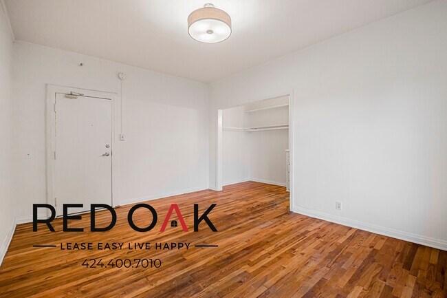 Foto del edificio - 836 Sanborn Ave