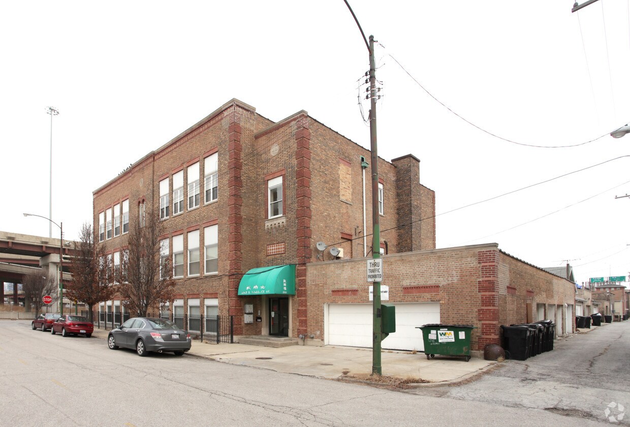 Building Photo - 2543 S Wallace St