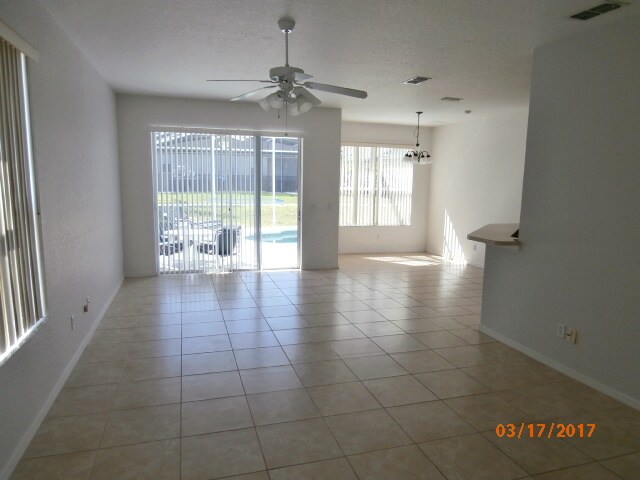 Building Photo - 1141 N Hampton Dr
