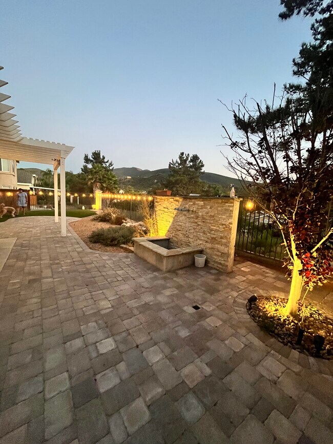 Building Photo - 798 Windridge Cir
