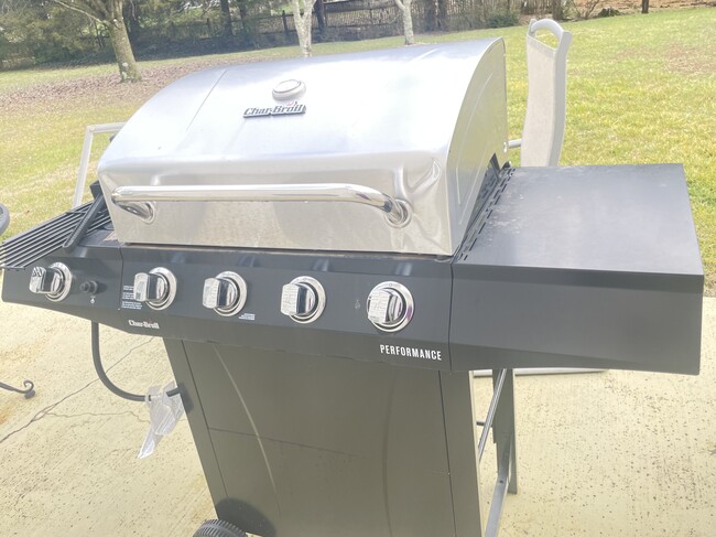 Grill for your enjoyment - 9542 Hoyle Beals Dr