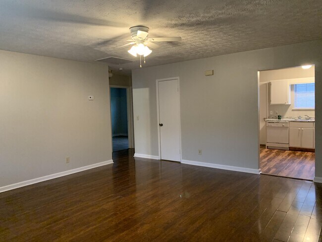 Building Photo - 197 Landon Ct NE