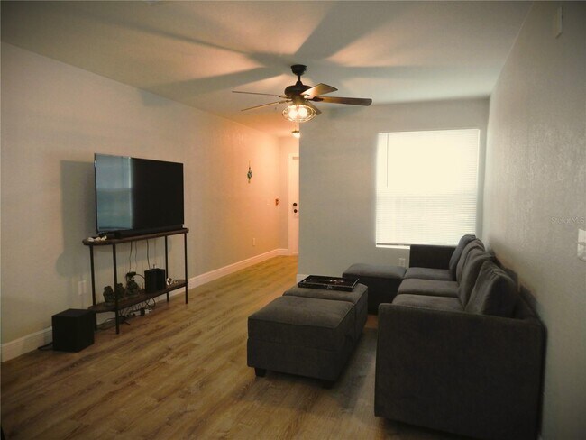 Foto del edificio - 4850 51st St W