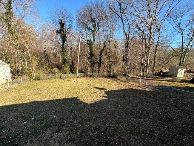 Building Photo - 3 bedroom house in Fulton Hill! Laundry, C...