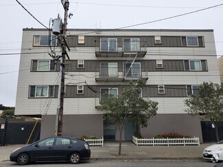 Building Photo - 1220 La Playa St