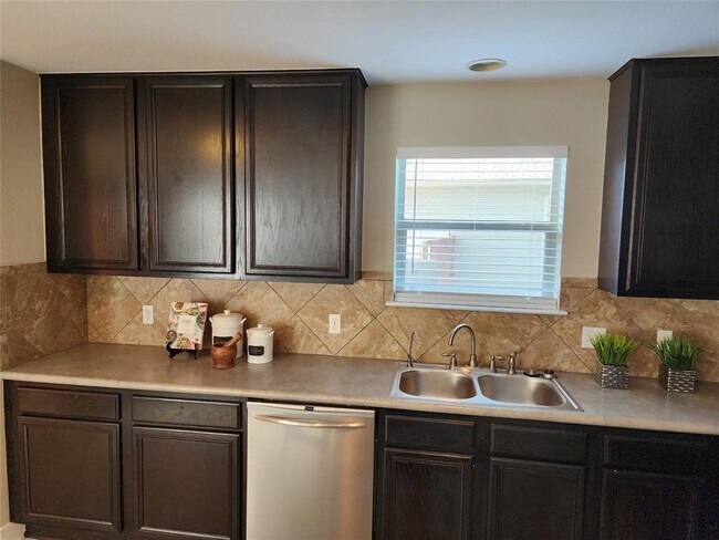 Foto del edificio - 11316 Drumellan St