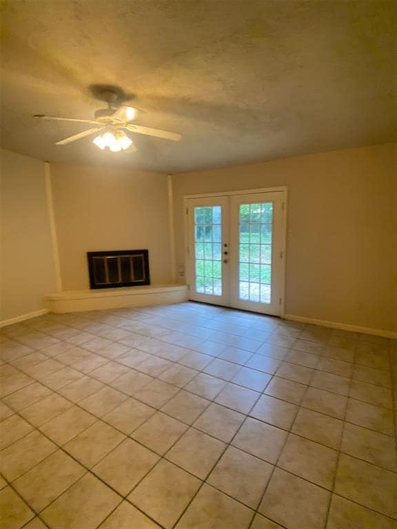 Building Photo - 13111 Maxim Dr
