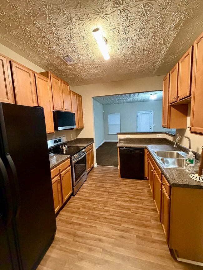 Photo - 6296 Ellenwood Dr House