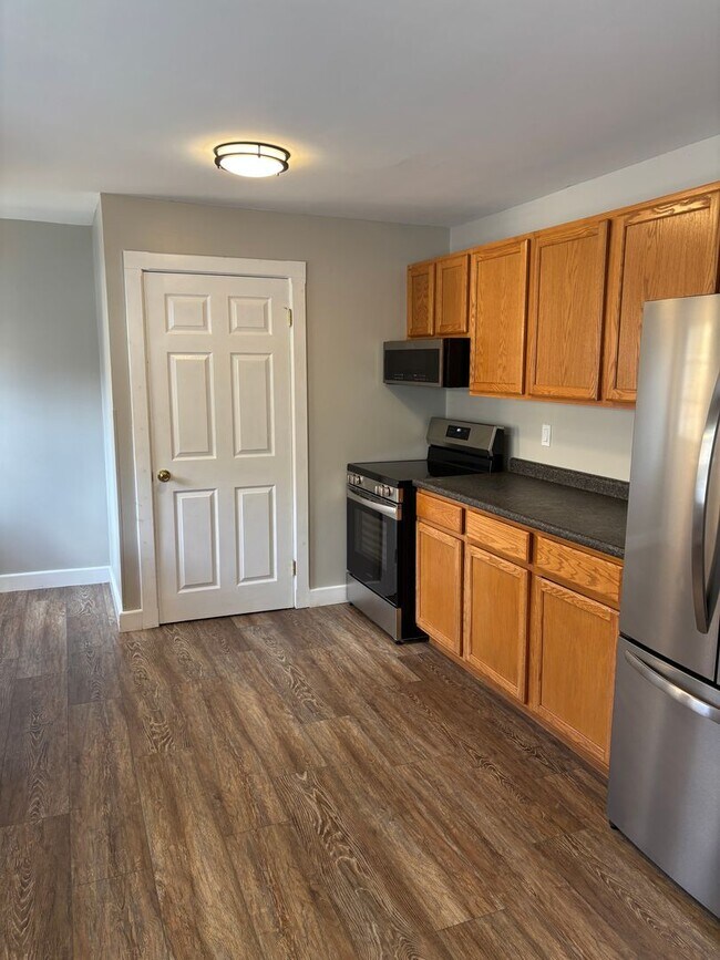 Foto del edificio - The Townhomes at China Lake LLC