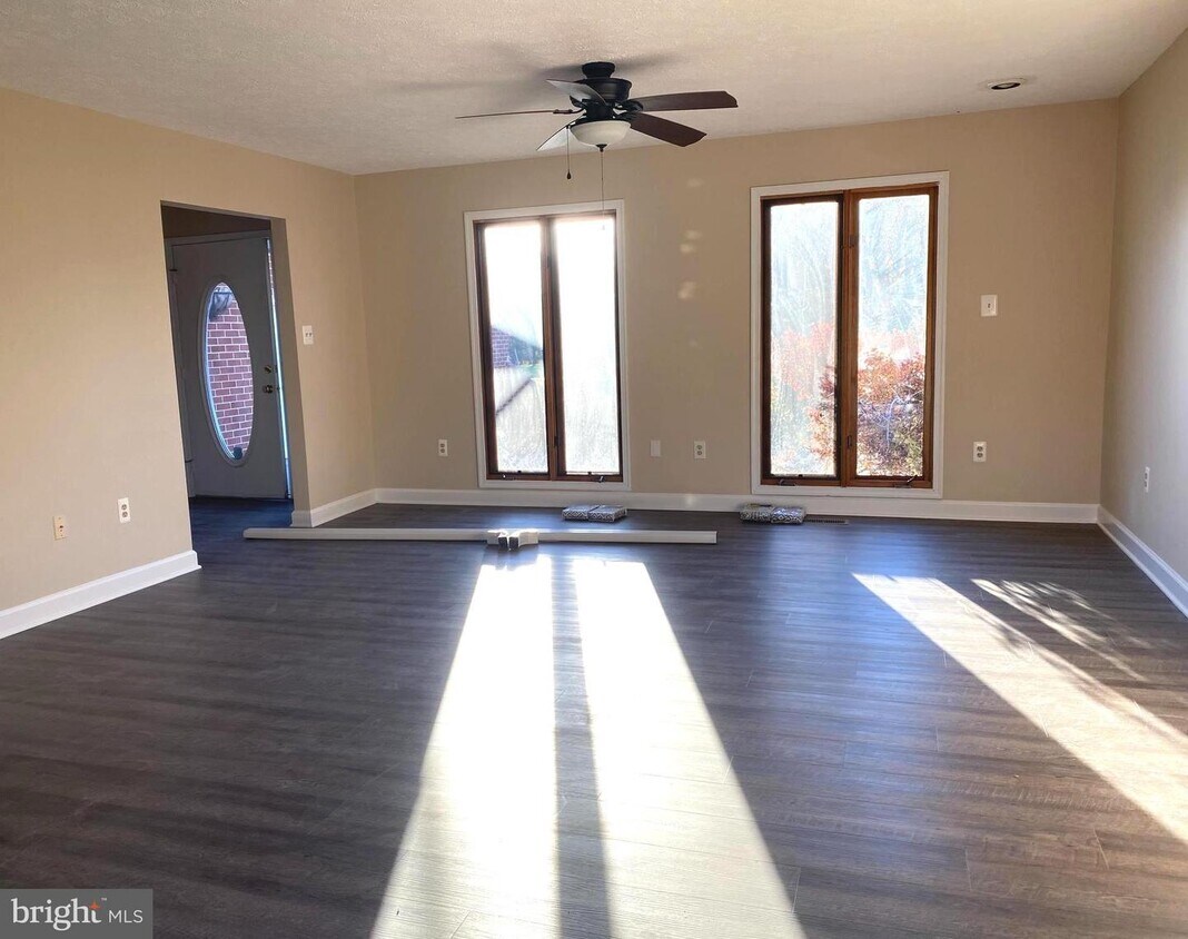 Foto principal - 20273 Cedar Grove Rd