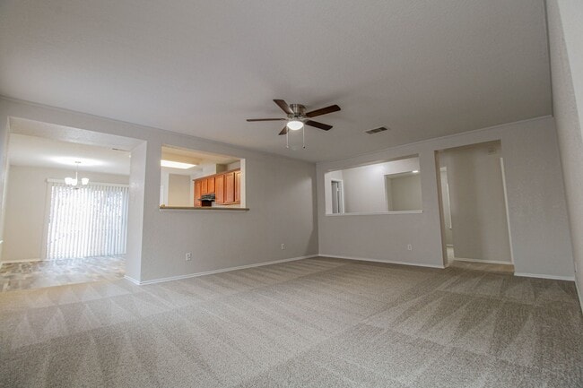 Building Photo - 511 Mathis Mdw