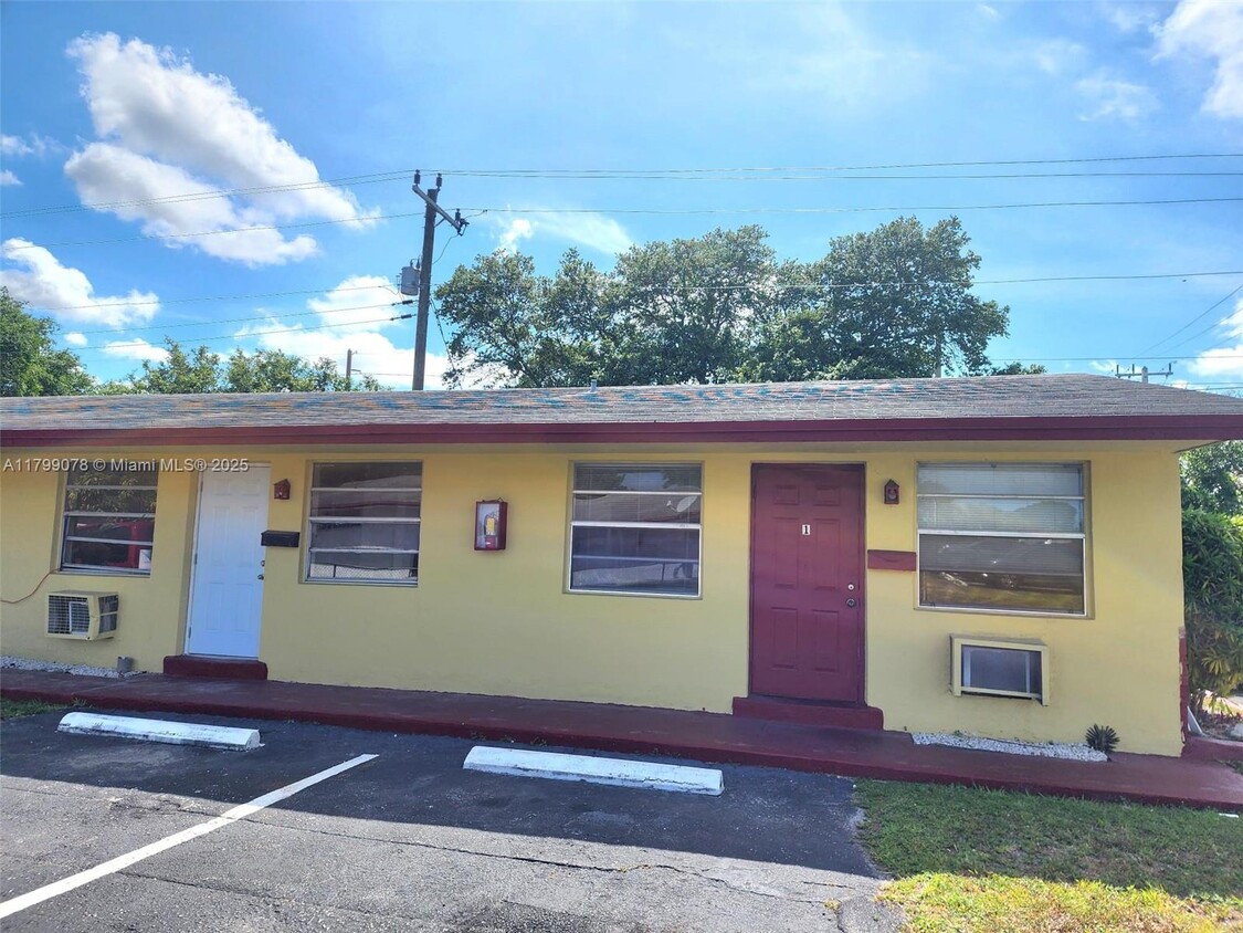 Foto principal - 5926 SW 26th St