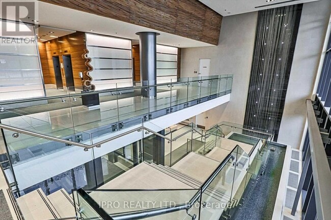Photo du bâtiment - 508-2885-2885 Bayview Ave
