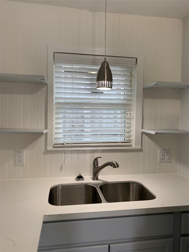 Foto del edificio - 2303 Blodgett St