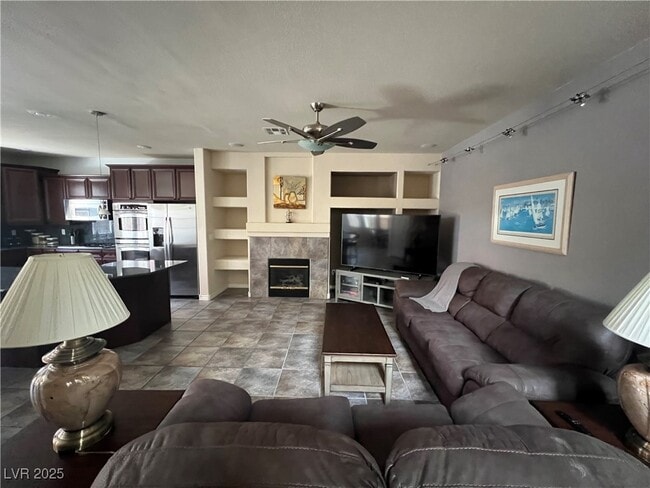 Building Photo - 2419 Inspired Ct