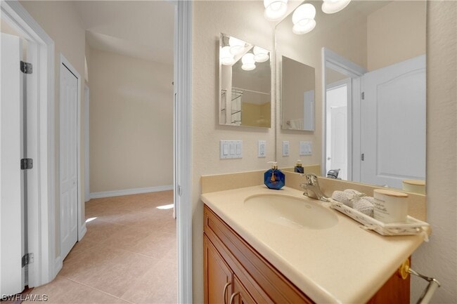 Building Photo - 12302 Country Day Cir