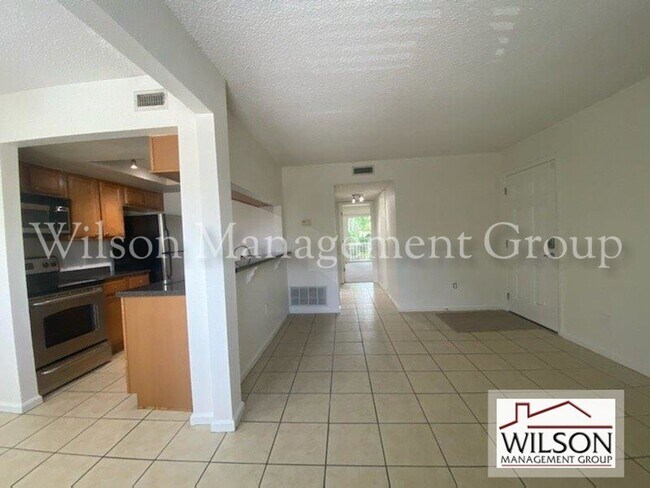 Building Photo - 2 br, 1 bath House - 115 East Smith Street #8