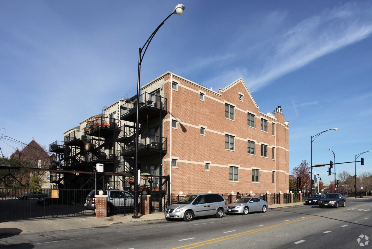 Building Photo - 773 E Oakwood Blvd