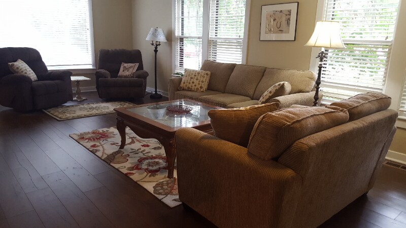 Foto principal - 862 Siskiyou Blvd