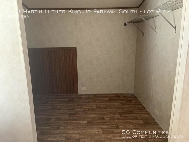 Foto del edificio - 220 Martin Luther King Jr Pkwy S