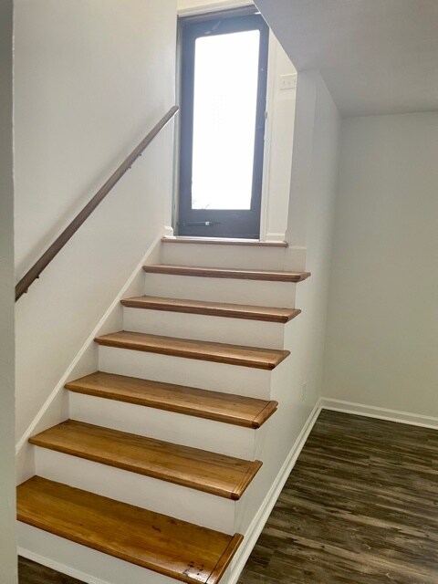 Foto del edificio - 3415 Sutherland Dr