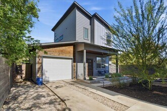 Building Photo - 706 Short Kemp St