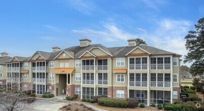 Building Photo - 395 S Crow Creek Dr