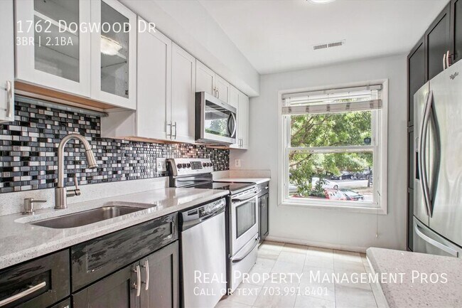 Photo - 1762 Dogwood Dr House