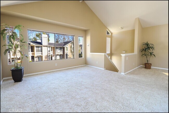 Building Photo - 25647 Paseo La Cresta