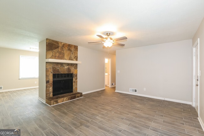 Foto del edificio - 2974 Landmark Dr SE