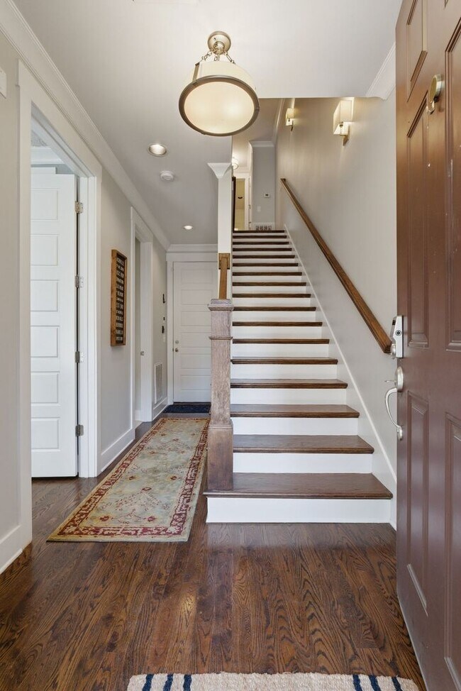 Foto del edificio - Wedgewood Houston Townhome