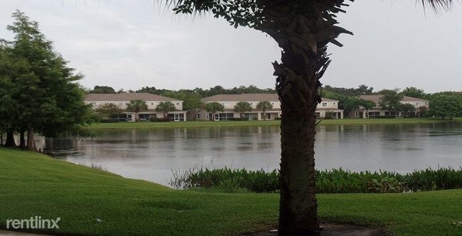 Building Photo - 3 br, 2.5 bath Townhome - 4946 Palmbrooke Cir