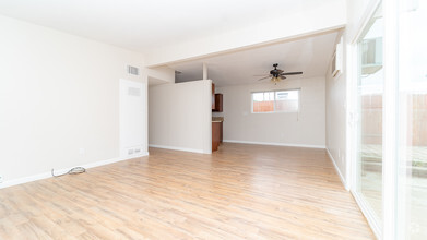 Building Photo - 9227 Heatherdale St
