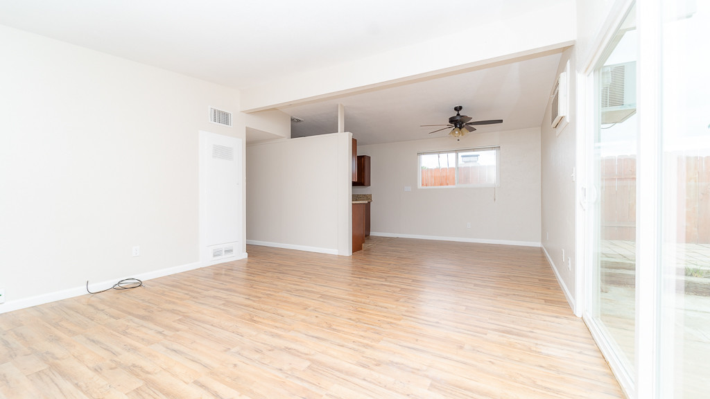 Primary Photo - 9227 Heatherdale St