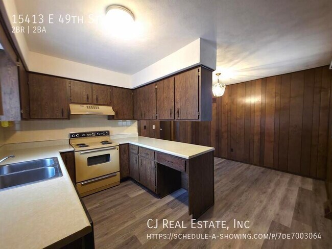 Building Photo - 15413 E 49th St
