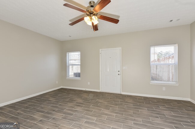 Building Photo - 6332 Ellenwood Dr