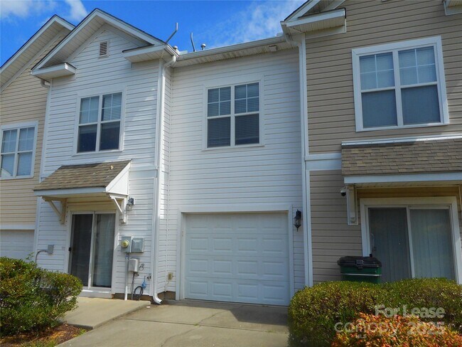Foto del edificio - 8329 Scotney Bluff Avenue