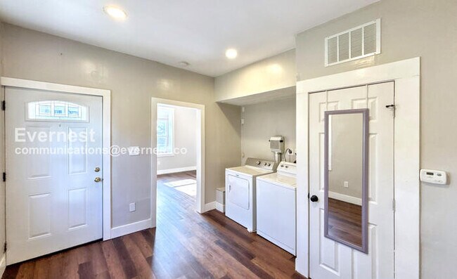 Foto del edificio - 1494 Manchester Ave