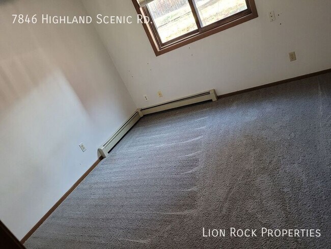 Foto del edificio - 7846 Highland Scenic Dr