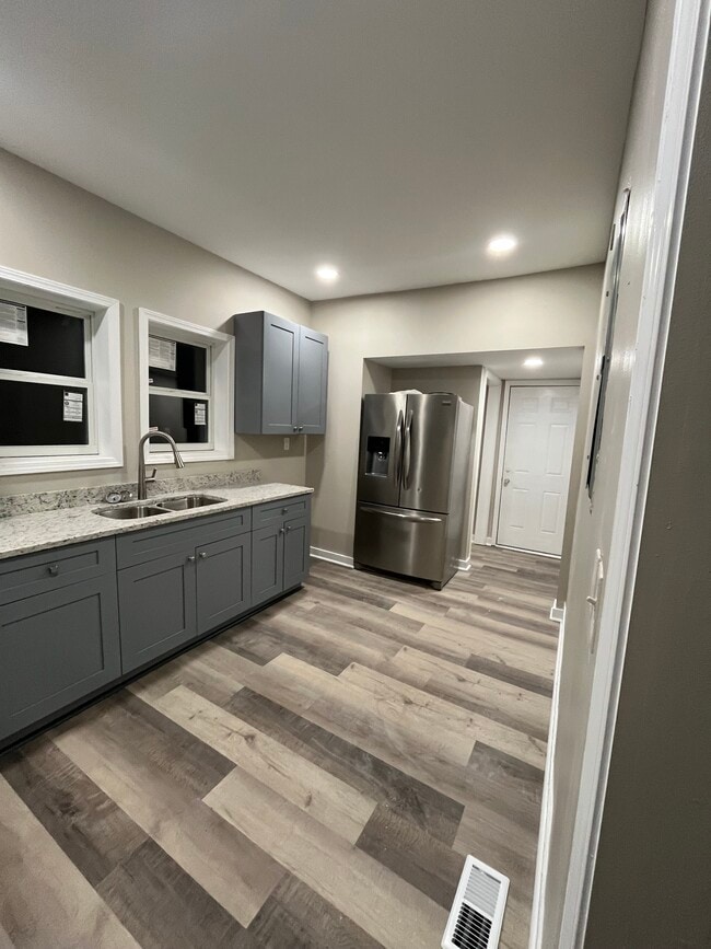 Building Photo - 1523 Olympian Way SW