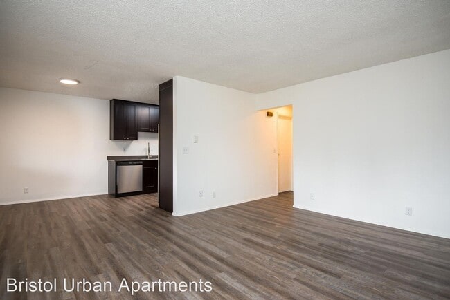 Building Photo - 3021 NE Glisan St