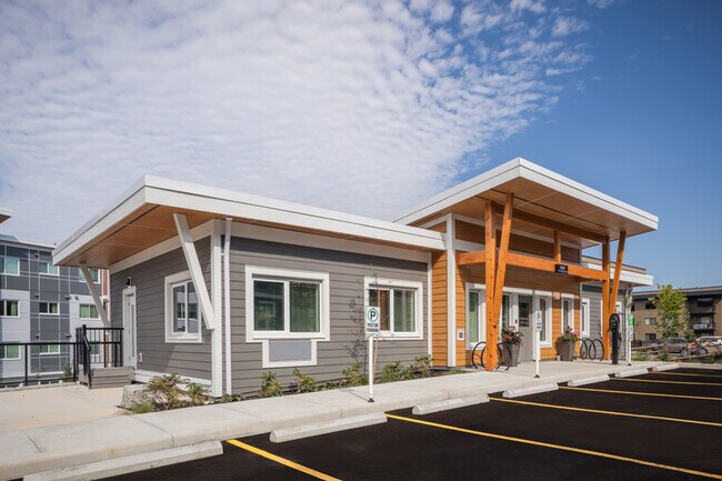 Photo du bâtiment - Creekview Heights Apartments