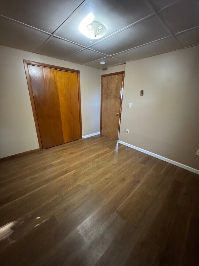 Foto del edificio - 220 Highland Rd